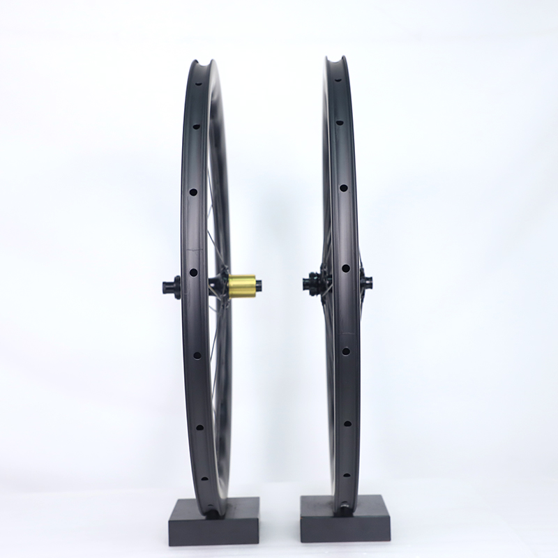 700c Carbon Fiber Bike Wheelse - đánh giá và giá Disc Lock Brake